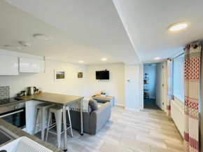10 Bromleys Court